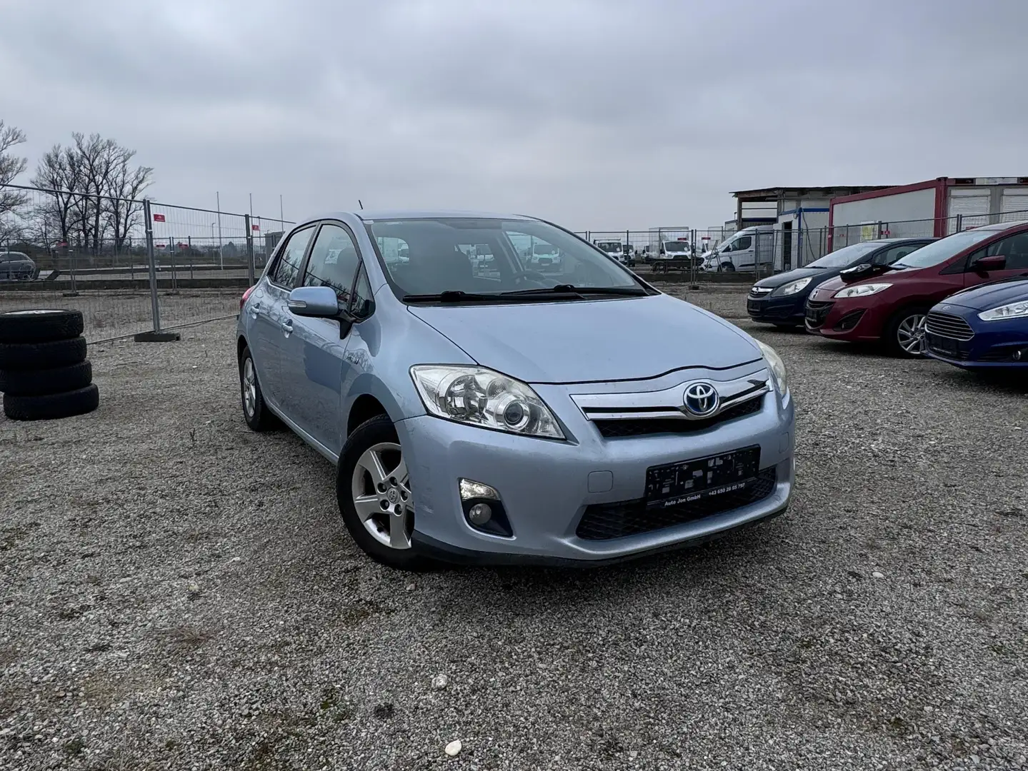 Toyota Auris 1.8 Hybrid High Grau - 1