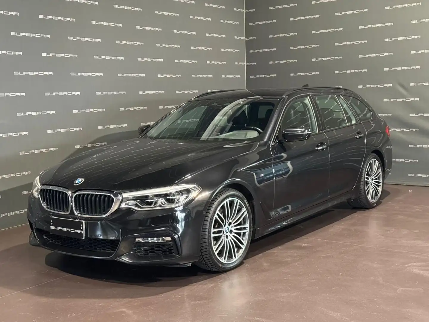BMW 520 d xDrive Touring Msport Zwart - 1