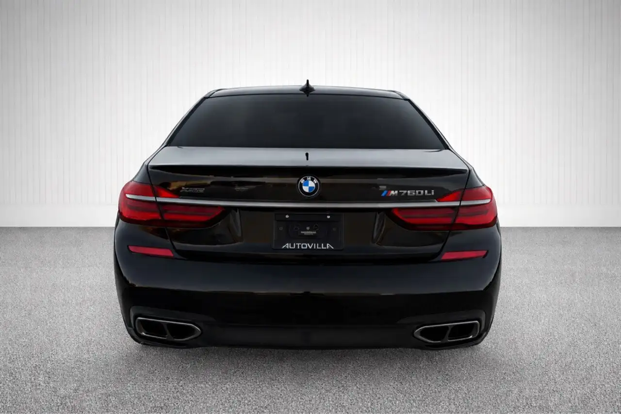 BMW 7 Series снимка BMW 7 Series