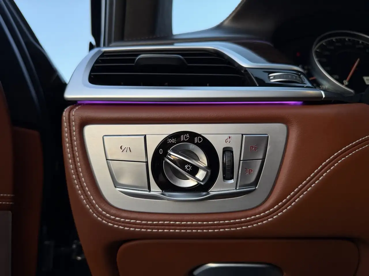 BMW 7 Series снимка BMW 7 Series