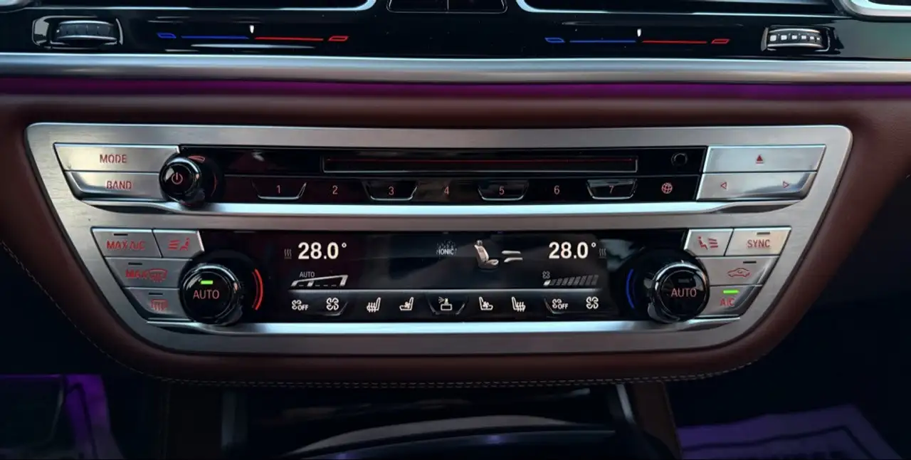 BMW 7 Series снимка BMW 7 Series