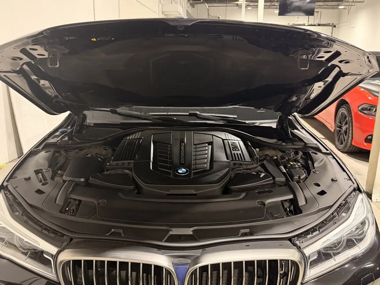 BMW 7 Series снимка BMW 7 Series