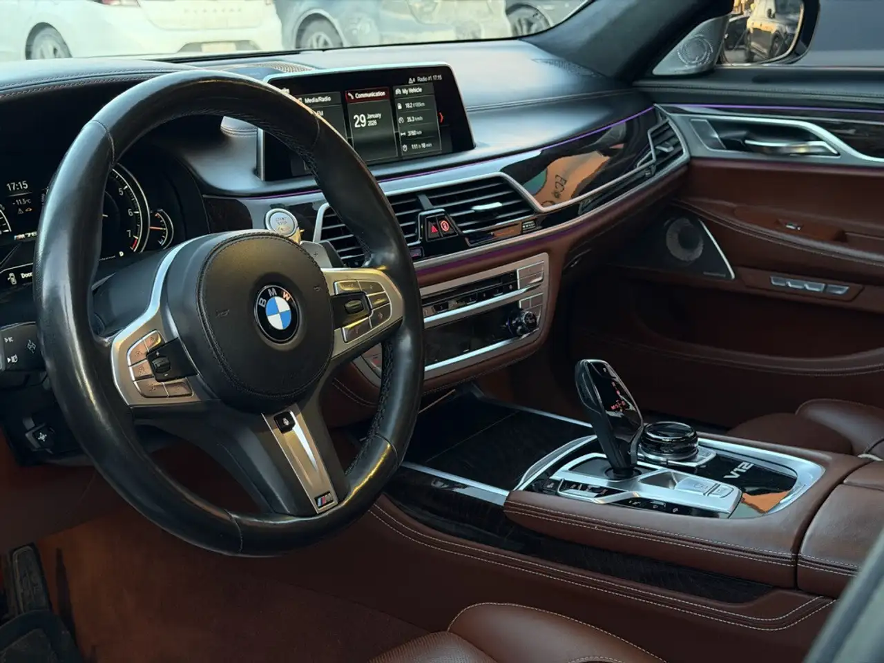 BMW 7 Series снимка BMW 7 Series