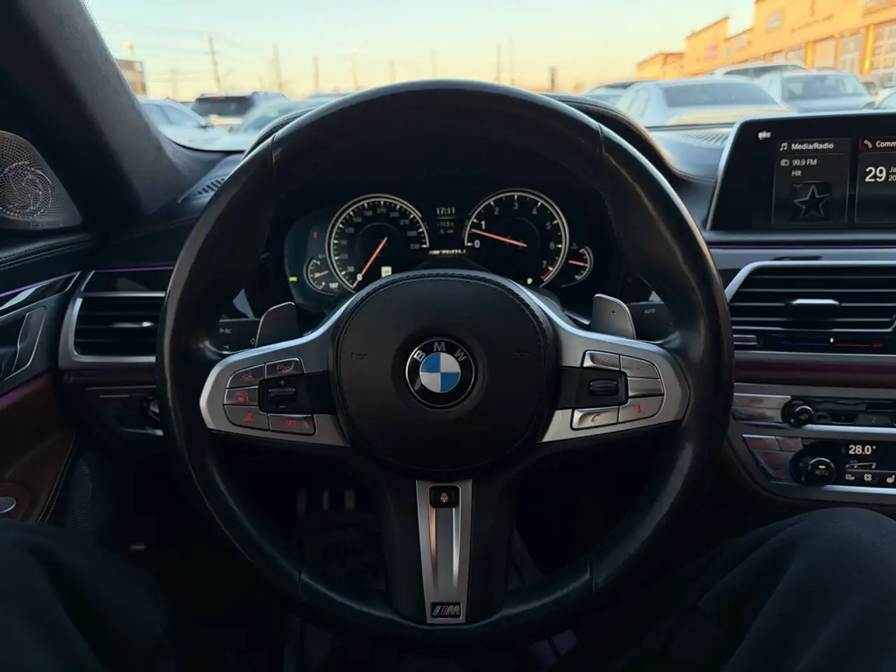 BMW 7 Series снимка BMW 7 Series