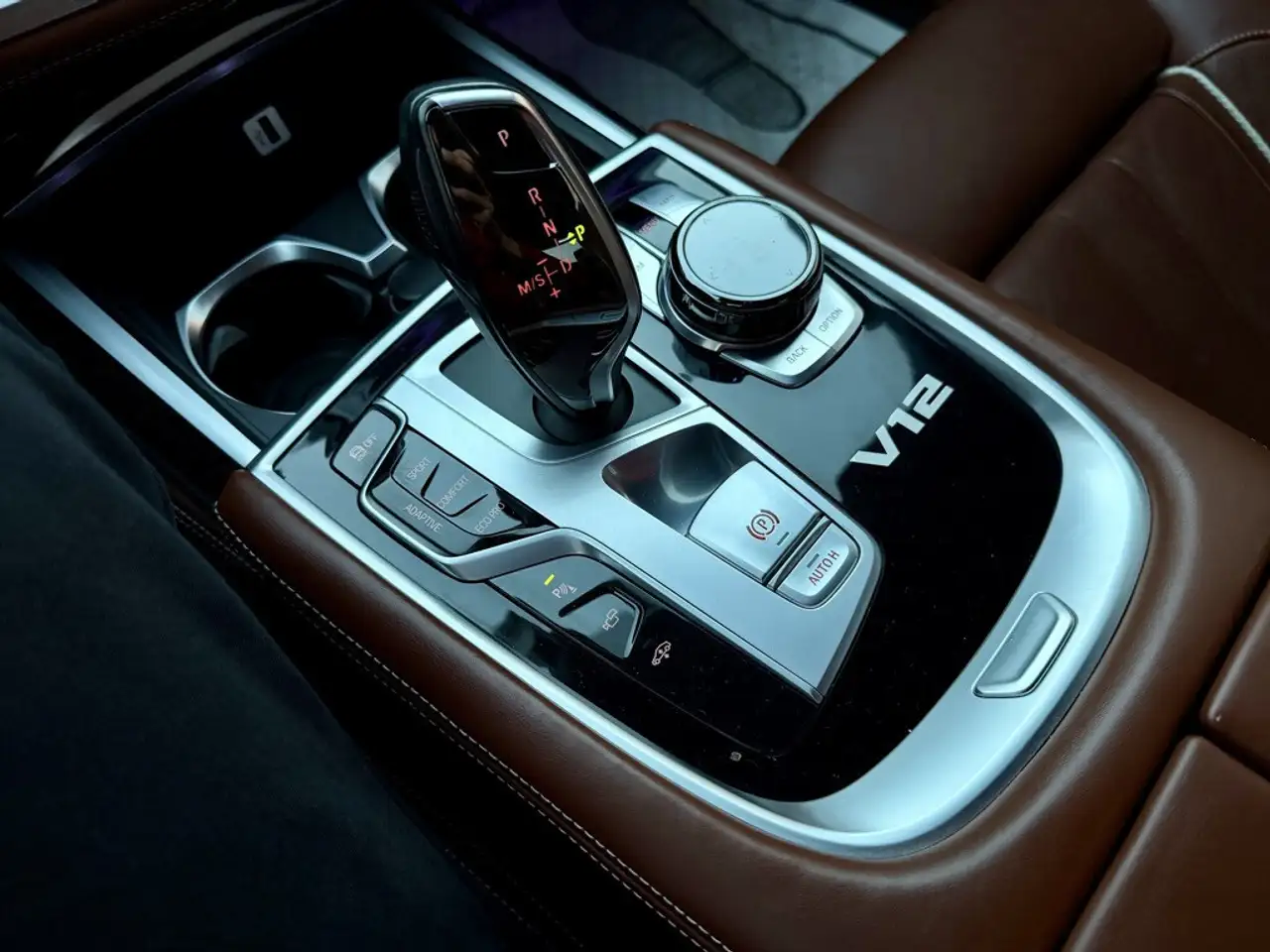 BMW 7 Series снимка BMW 7 Series