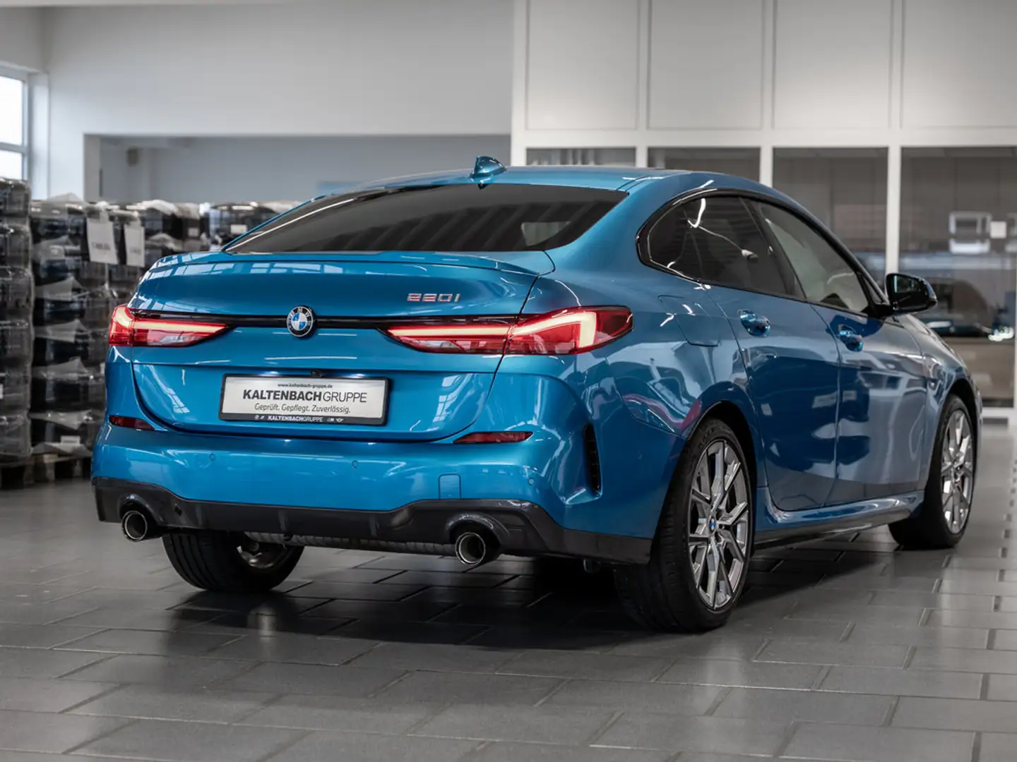 BMW 220 i Gran Coupe Edition Color Vision PANO AHK Blau - 2