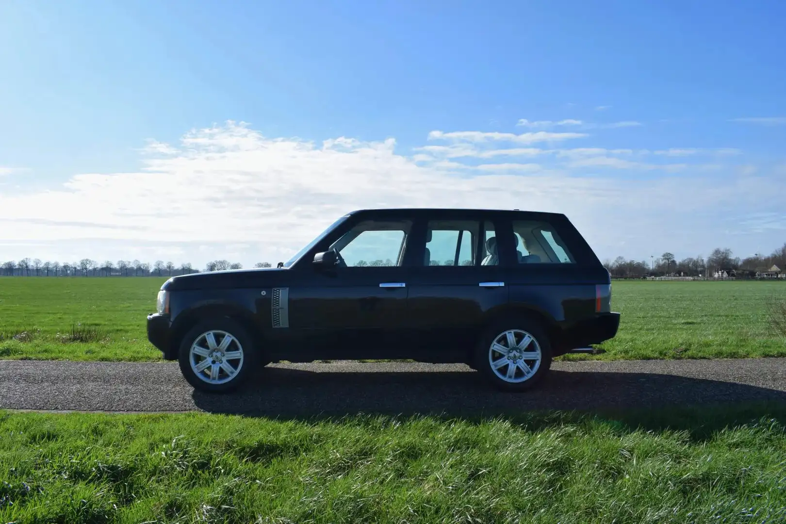 Land Rover Range Rover 4.2 V8 Supercharged Чорний - 2