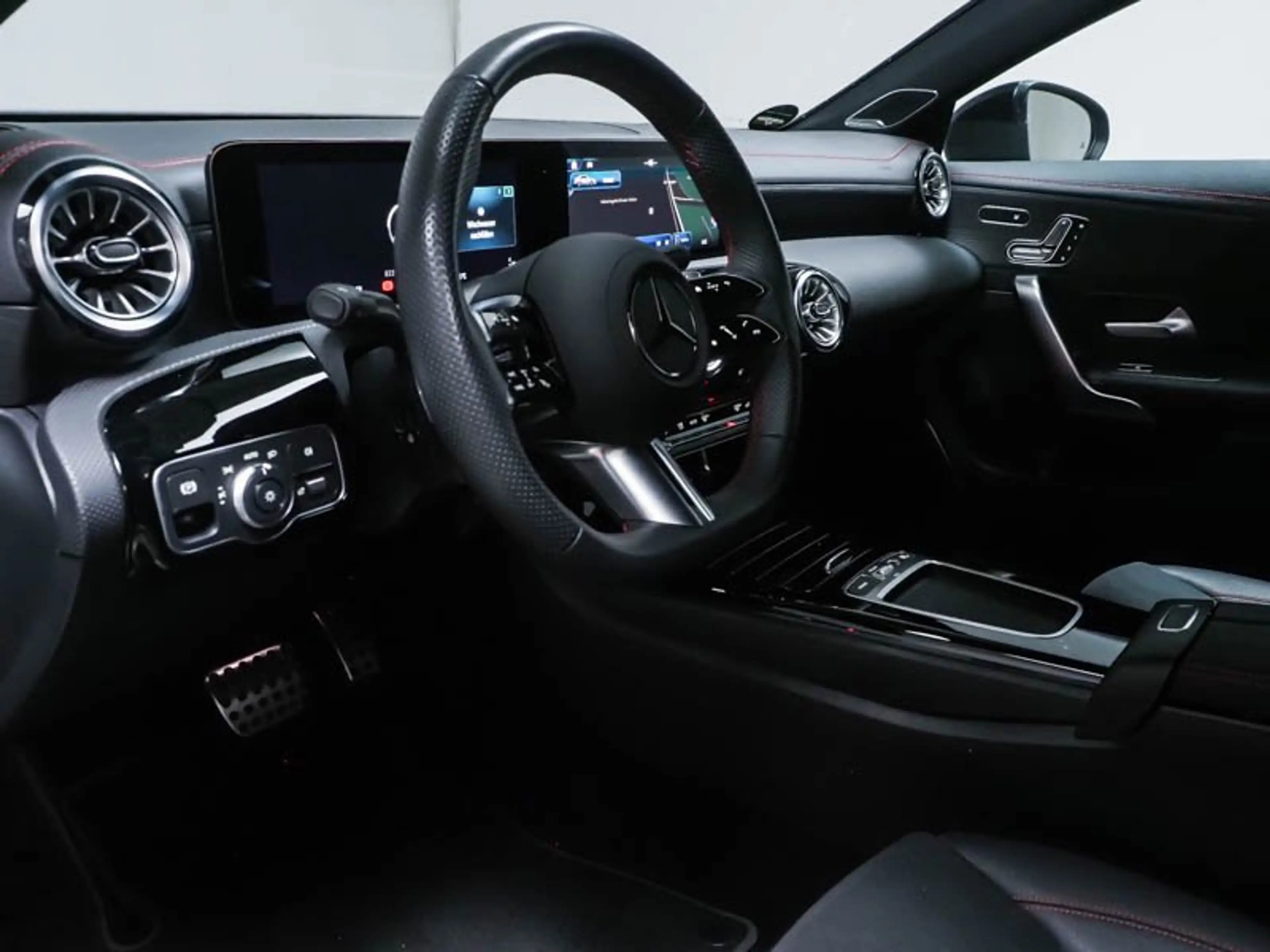 Mercedes-Benz CLA 220 d AMG Night Pano/Sound/MuBeam/Distr./Kam — photo 5