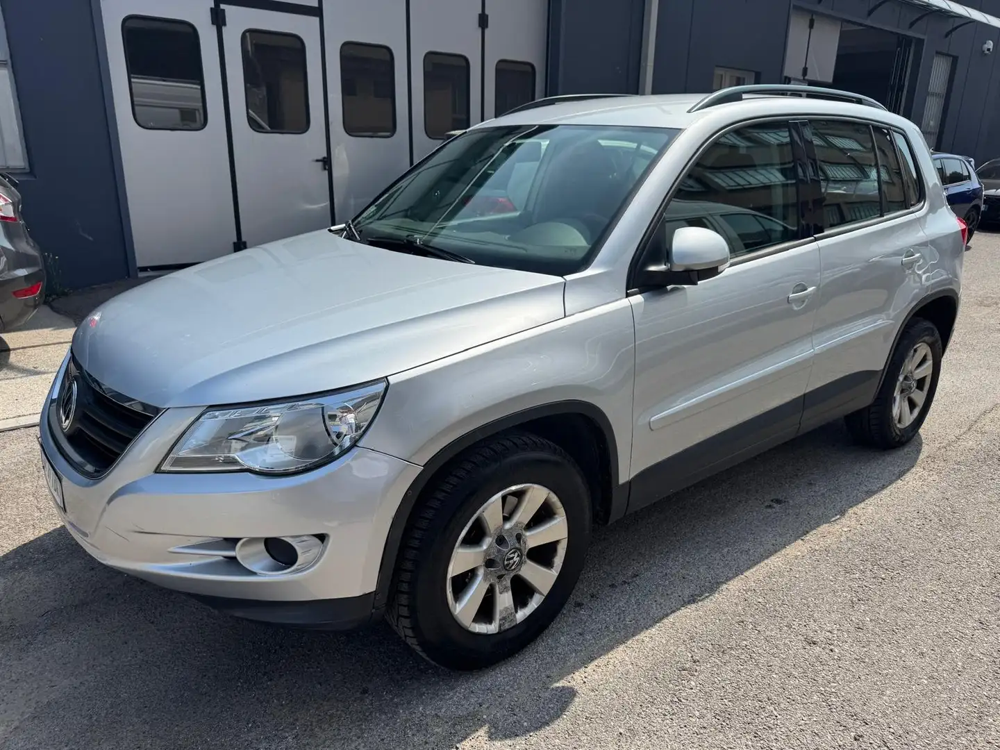 Volkswagen Tiguan 2.0 TDI 140CV Business*CERCHI - 1