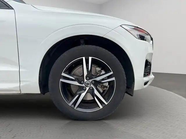 Volvo XC60 view 8