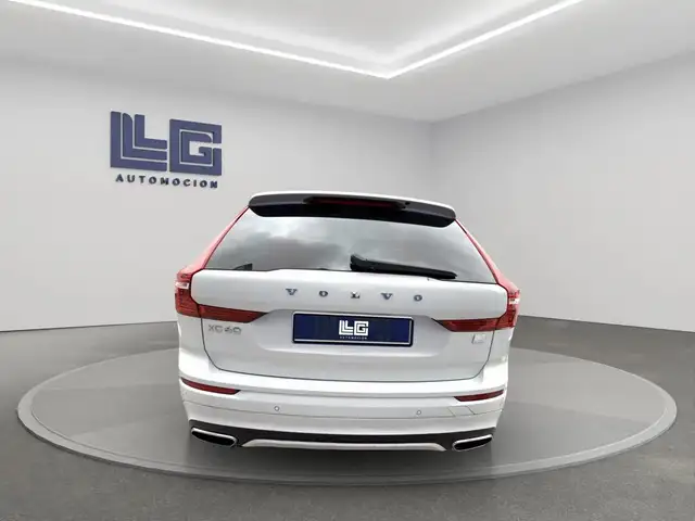 Volvo XC60 view 5