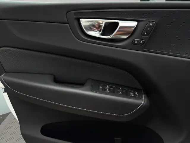Volvo XC60 view 13