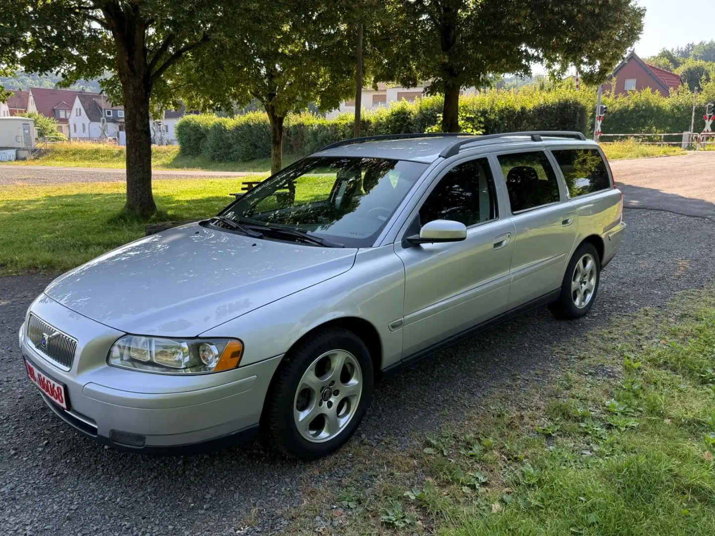 Volvo V70 Kombi 2.4 Kinetic 1 Hand Org 120Tkm ZahnNEU Argintiu - 2