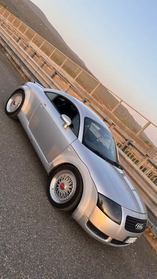 Audi TT Coupe 1.8 T, foto 2
