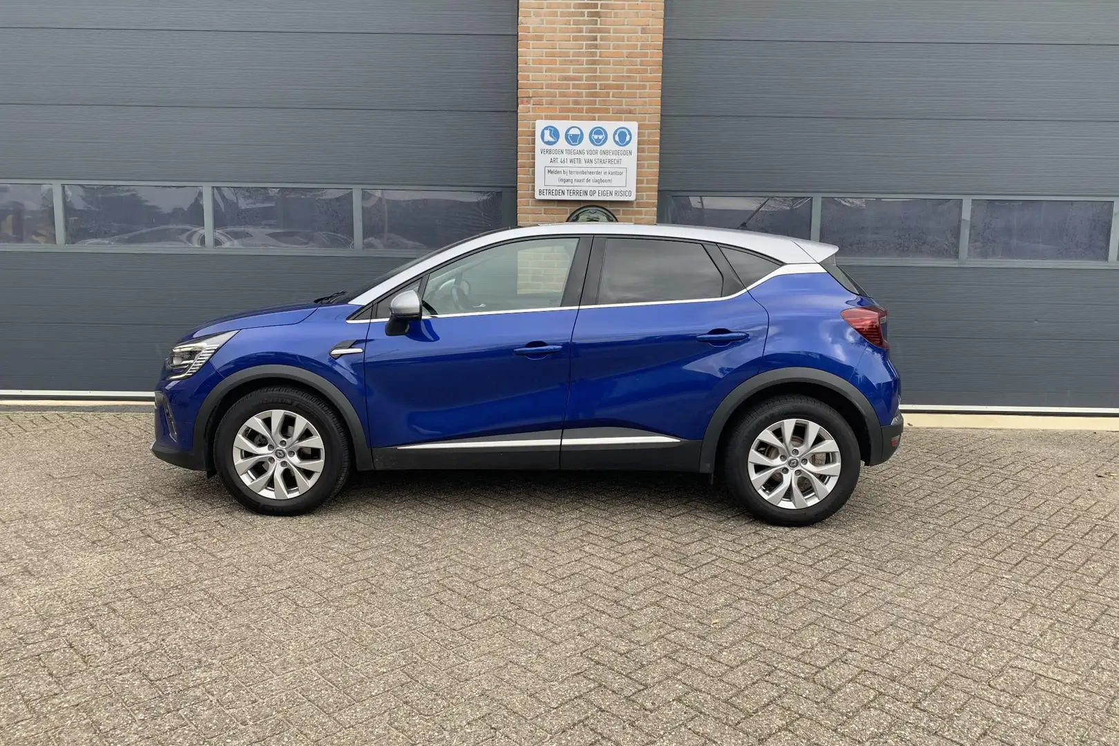 Renault Captur 1.3 TCe 140 Intens AUTOMAAT | Schuif/-Kanteldak | Bleu - 2