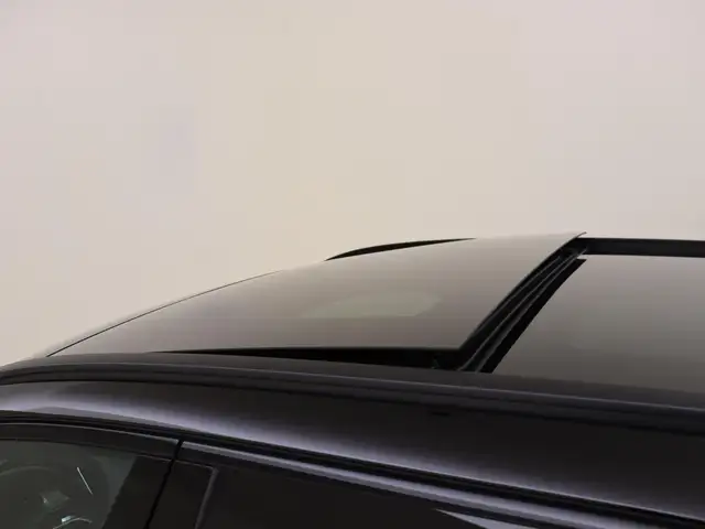 Mercedes-Benz C-Class view 29