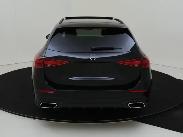Mercedes-Benz C-Class view 8