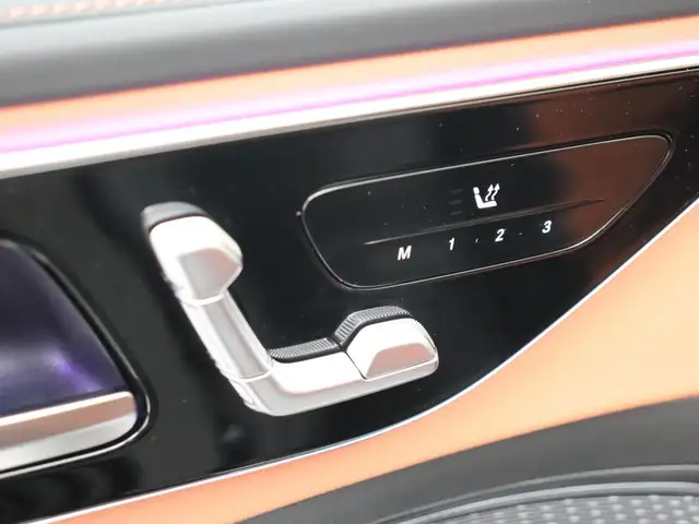 Mercedes-Benz C-Class view 26