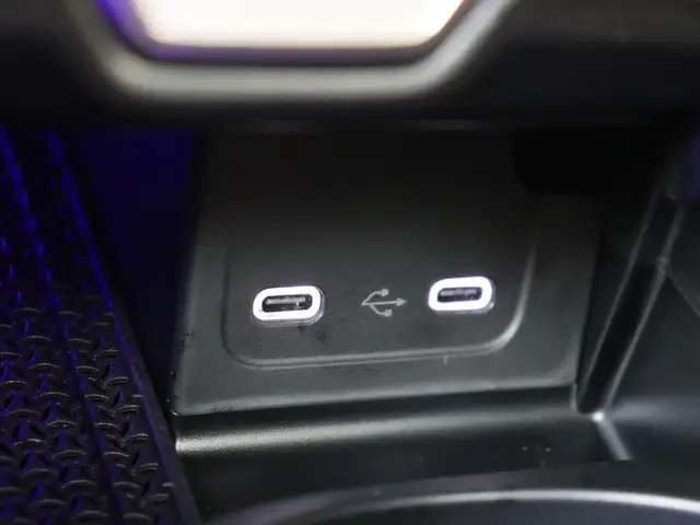 Mercedes-Benz C-Class view 21