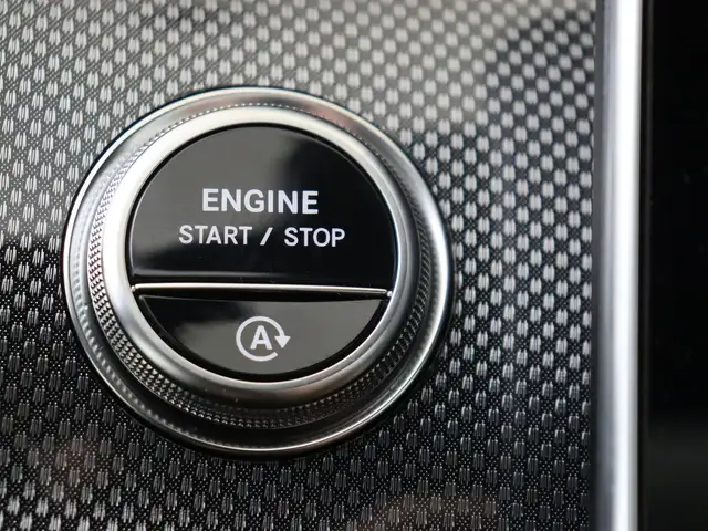 Mercedes-Benz C-Class view 22