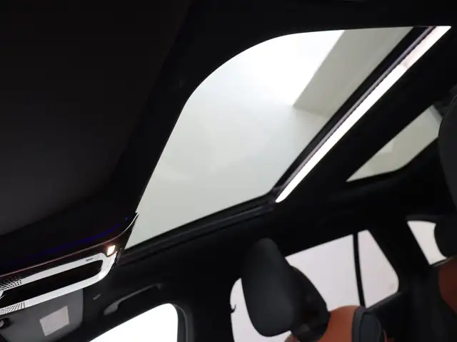 Mercedes-Benz C-Class view 28