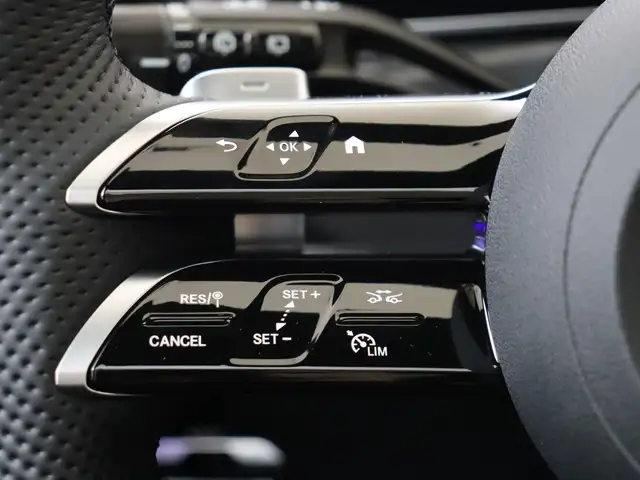 Mercedes-Benz C-Class view 13