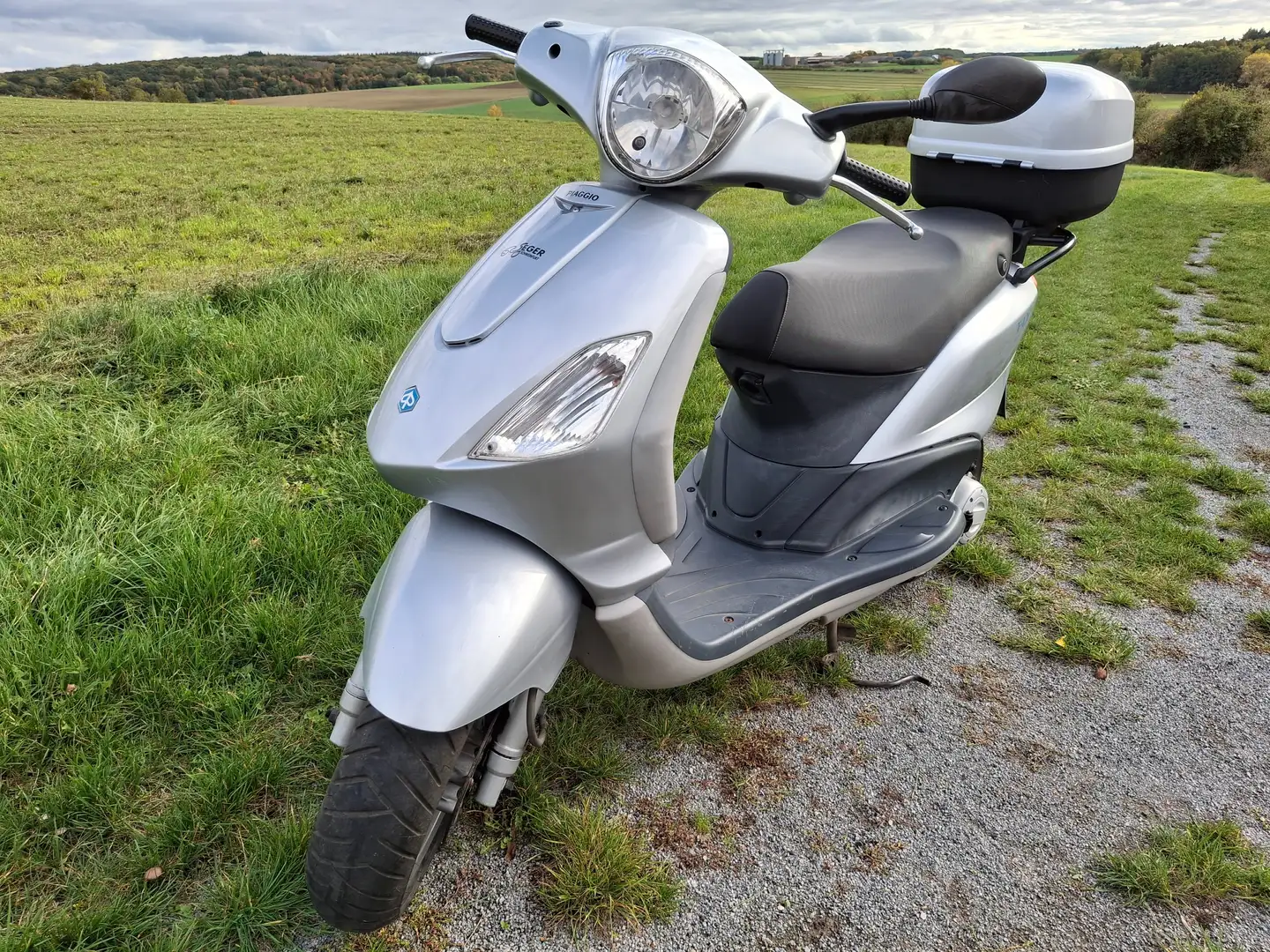 Piaggio Fly 50 Argent - 2