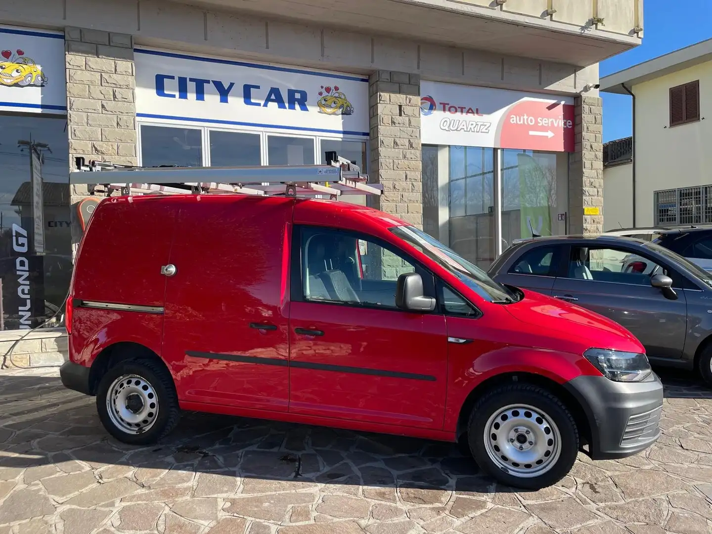 Volkswagen Caddy 2.0 TDI 122 CV 4Motion Furgone Rouge - 2
