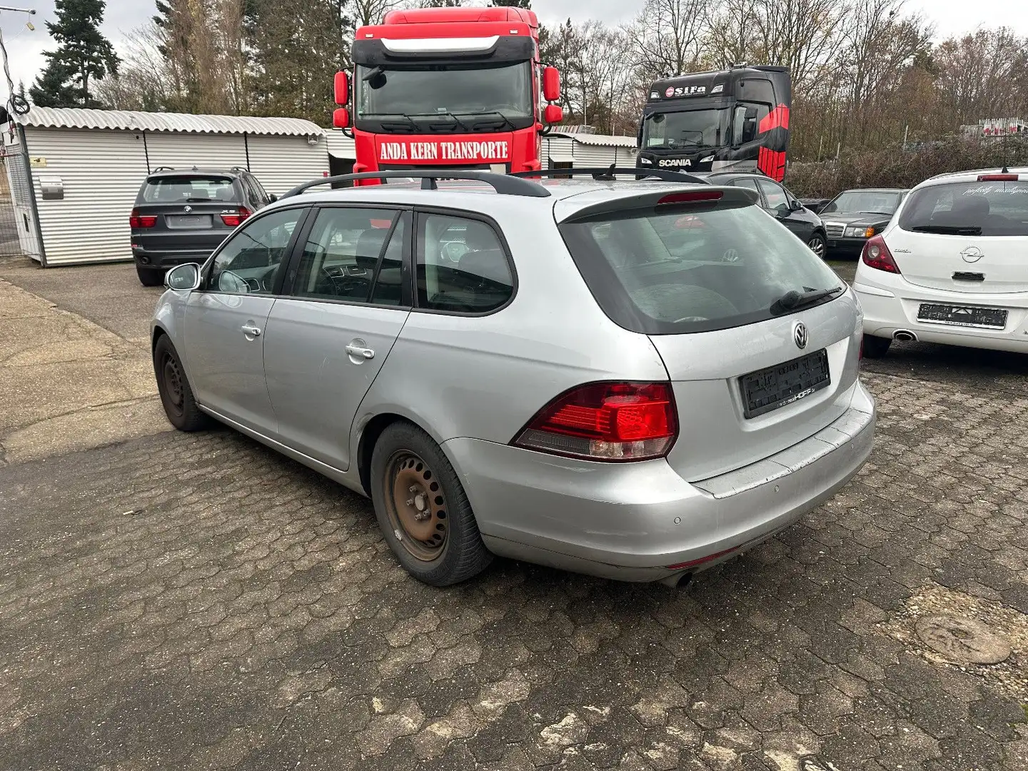 Volkswagen Golf 1.6 TDI Trendline Variant Grau - 1