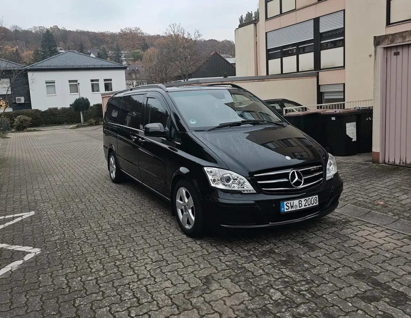 Mercedes-Benz Viano 3.0 CDI DPF lang Automatik Ambiente Edition Black - 2
