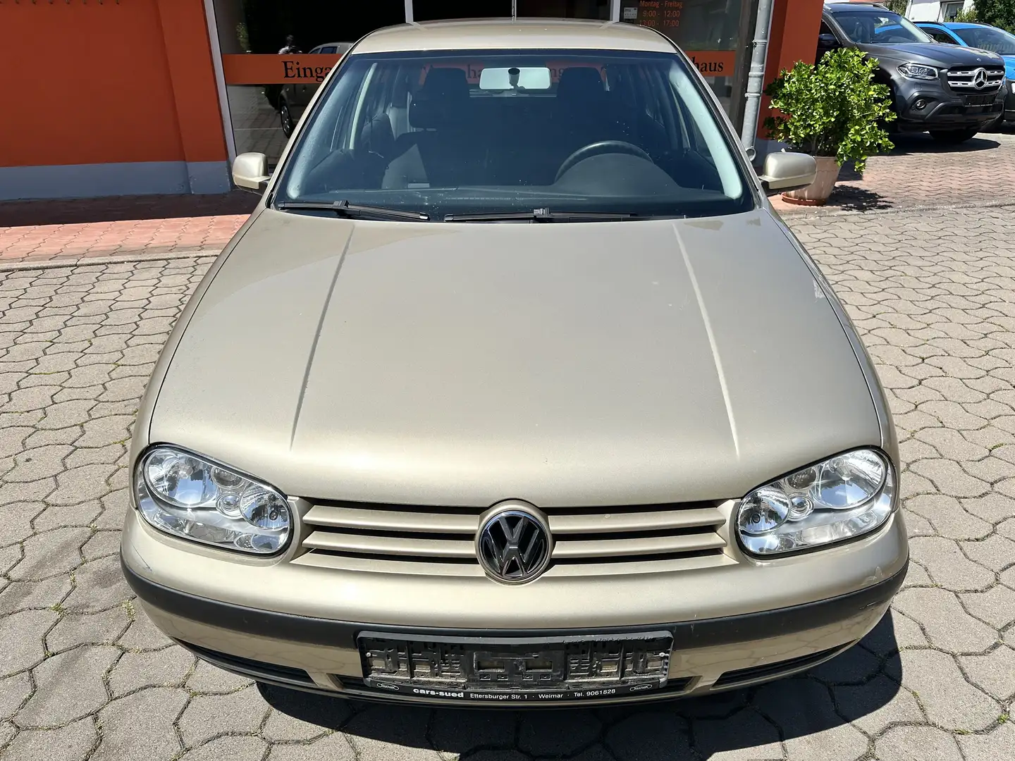 Volkswagen Golf 1.6 Special Gelb - 2