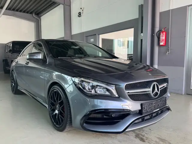 Mercedes-Benz CLA 45 AMG 4Matic+Panorama+LED+Kamera