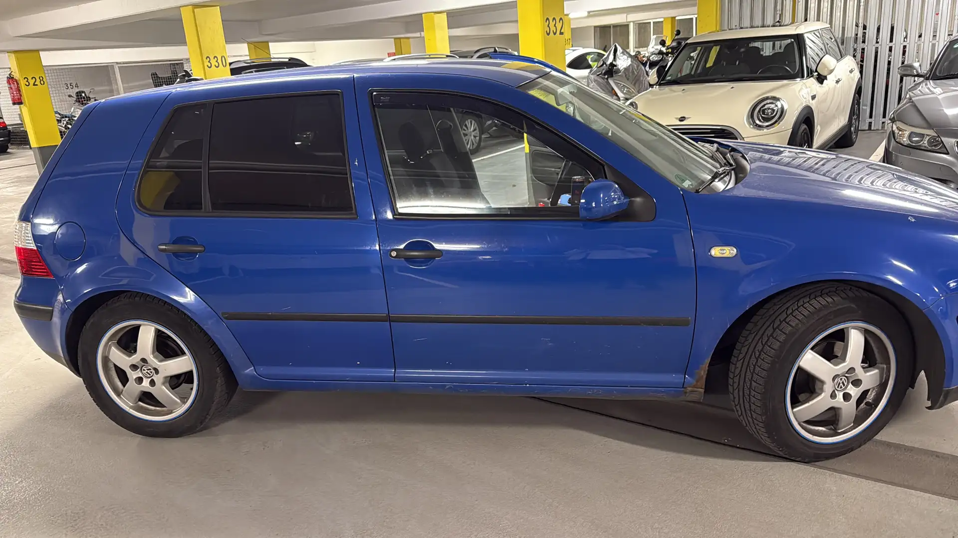 Volkswagen Golf 1.6 Sport Edition - 2