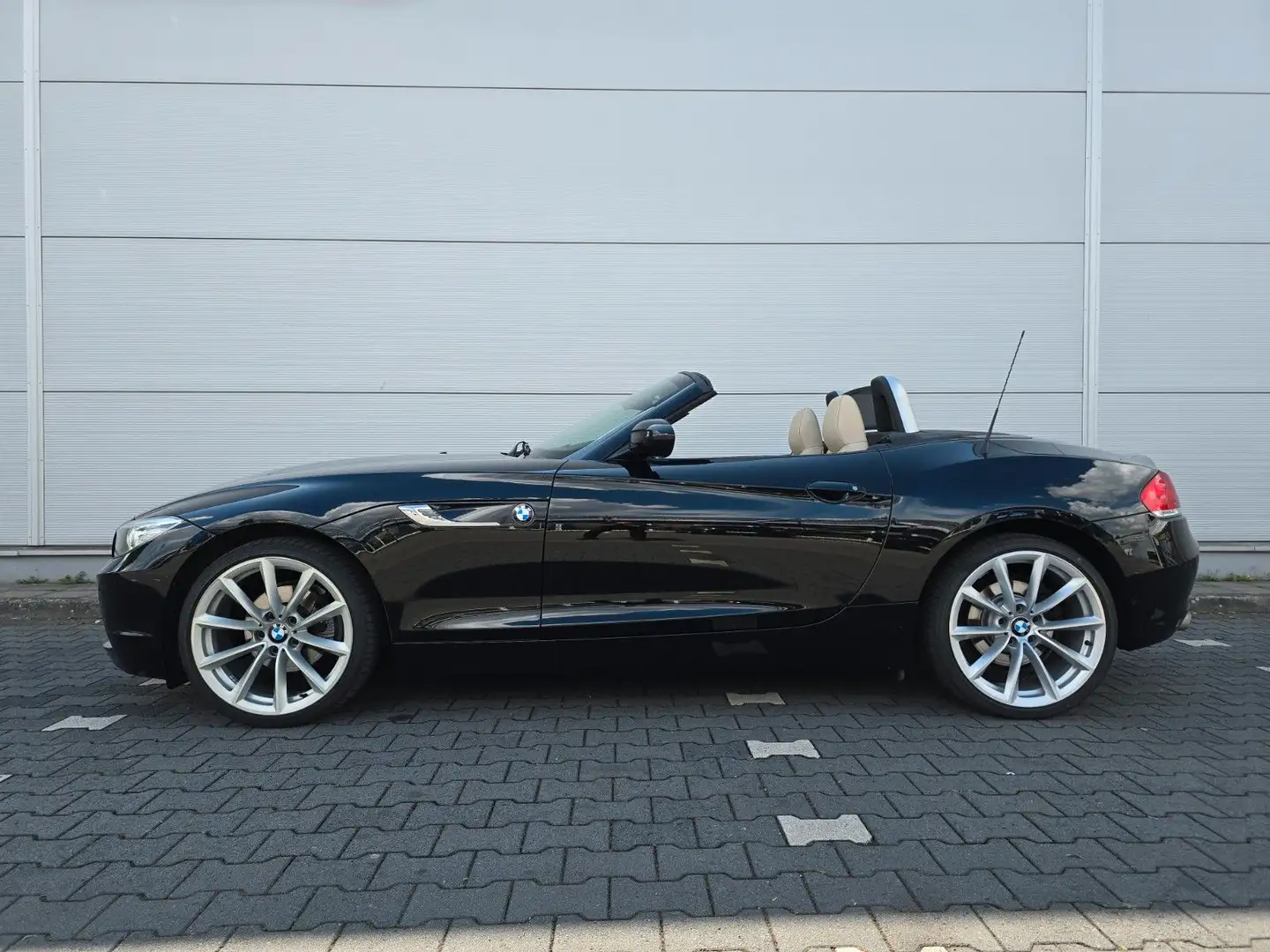 BMW Z4 Roadster sDrive20i Negru - 1