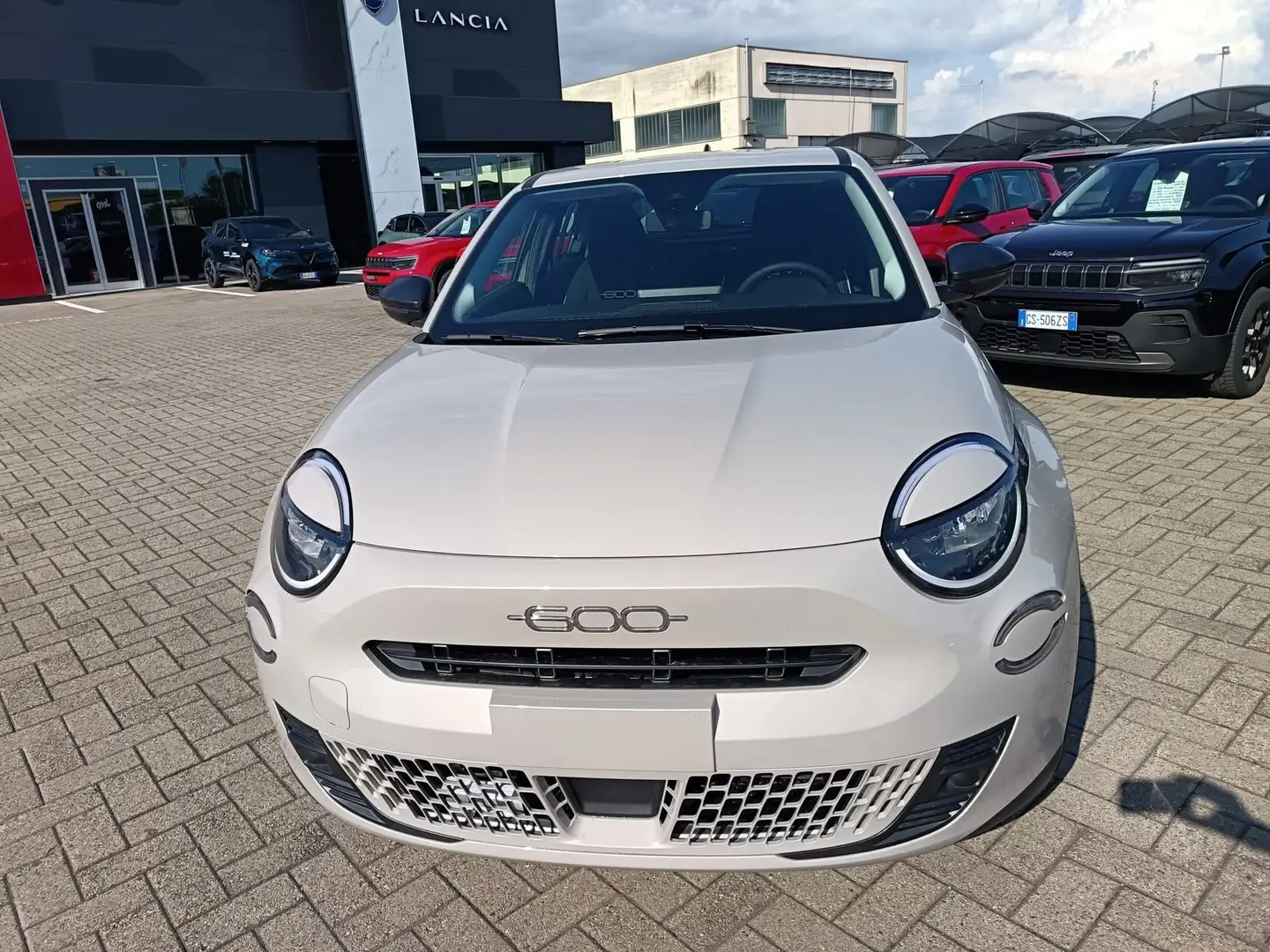 Fiat 600 Hybrid 110 CV DCT MHEV Beige - 2