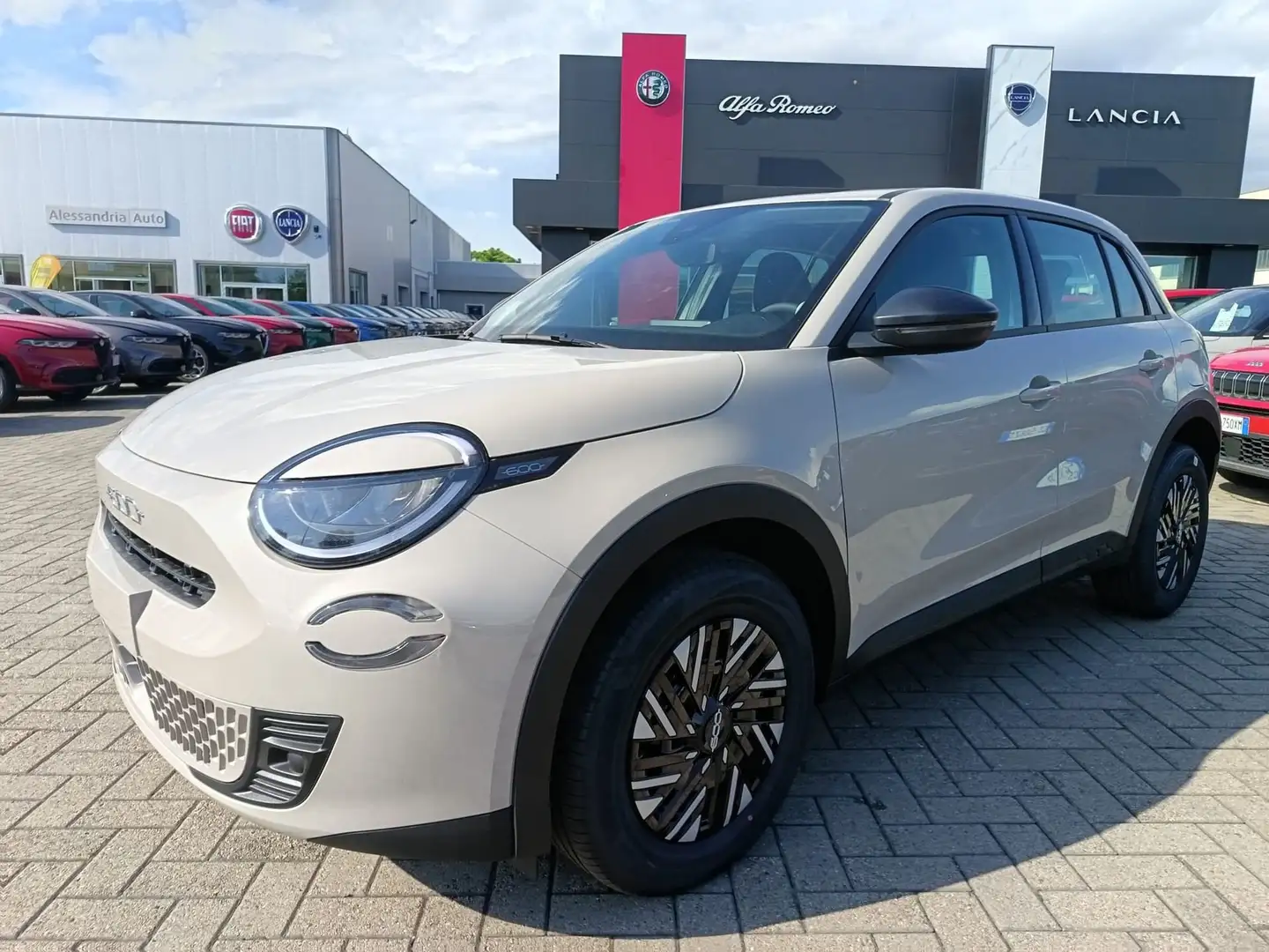 Fiat 600 Hybrid 110 CV DCT MHEV Beige - 1