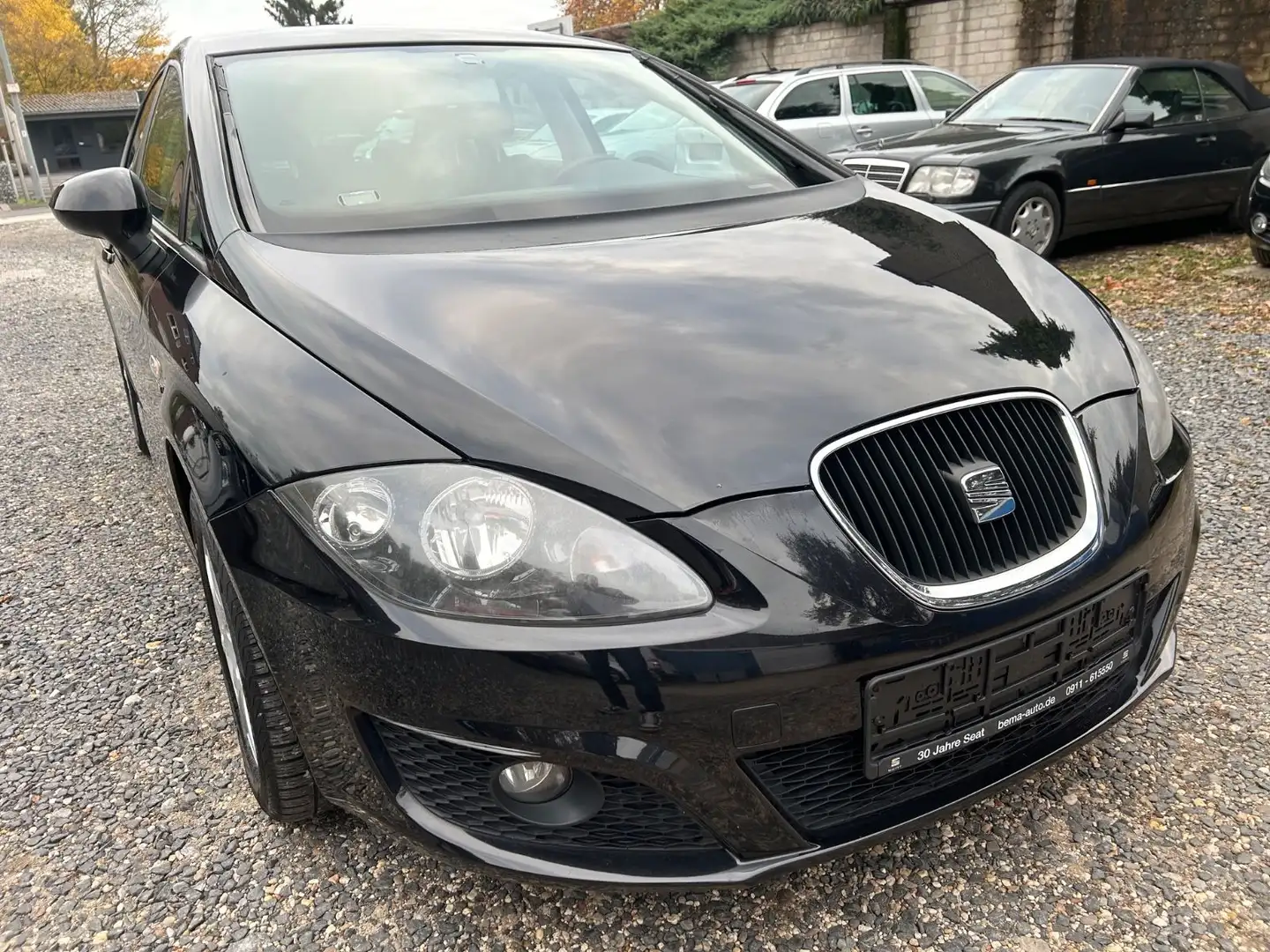 SEAT Leon 1.2TSI Good Stuff*KLIMA*TÜVNEU*ALU* Schwarz - 1