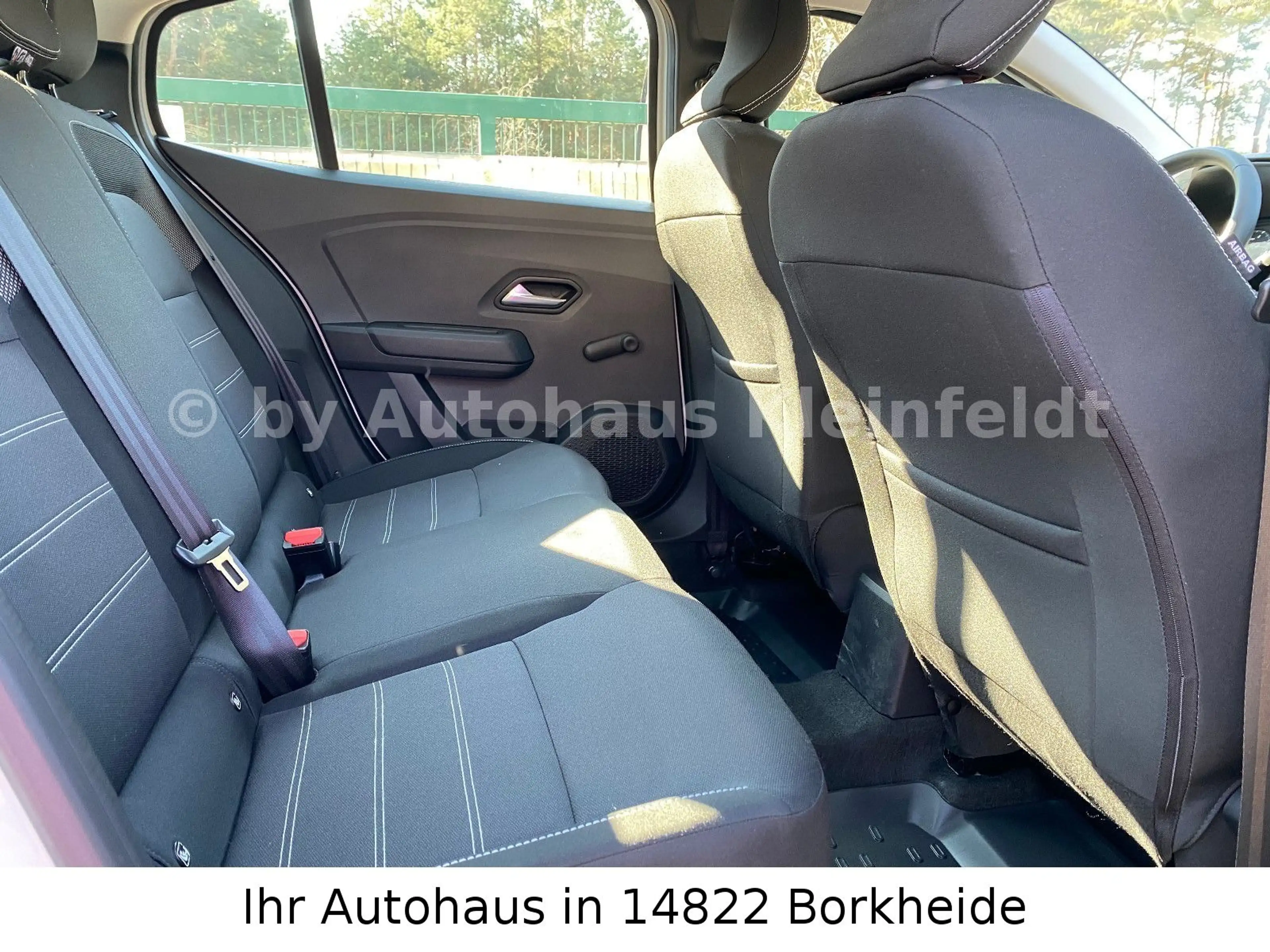 Dacia Logan TCe 90 Automatik |KLIMA|DAB|GRA|CARPLAY — photo 9