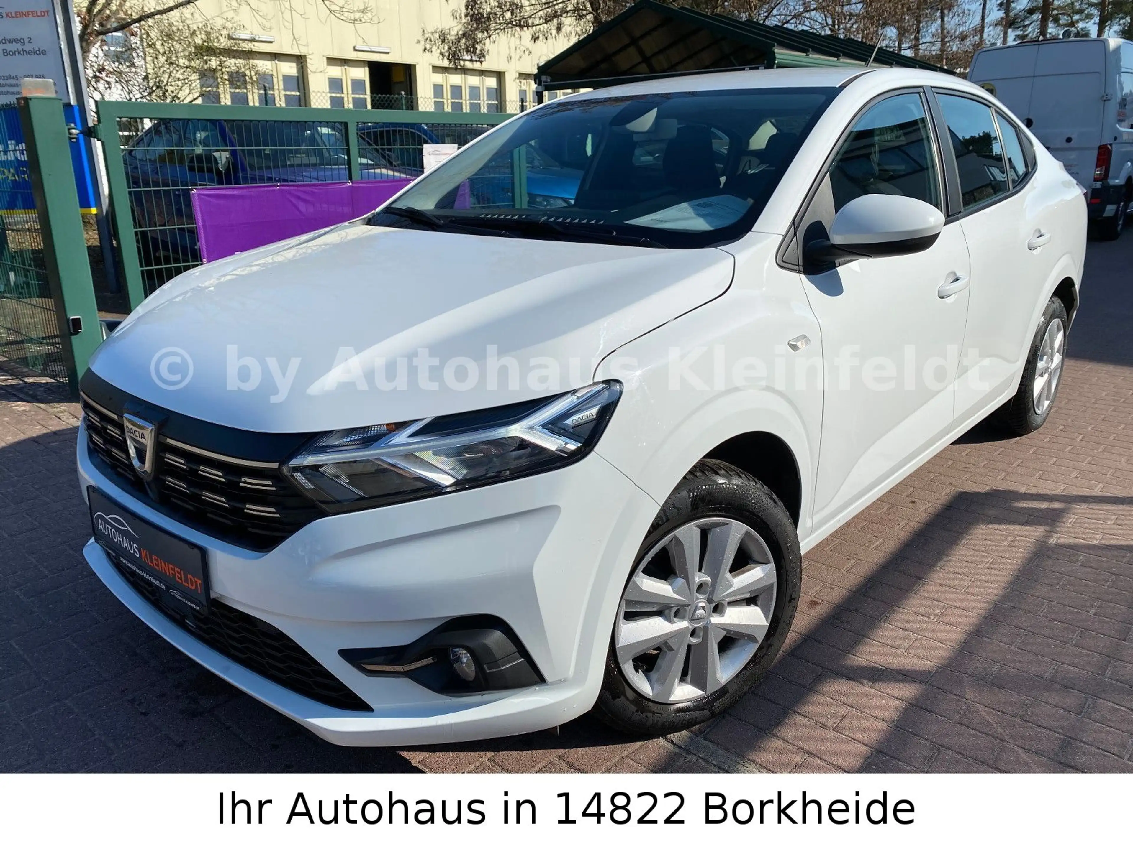 Dacia Logan TCe 90 Automatik |KLIMA|DAB|GRA|CARPLAY — photo 2