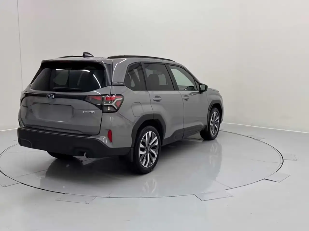 Subaru Forester снимка Subaru Forester