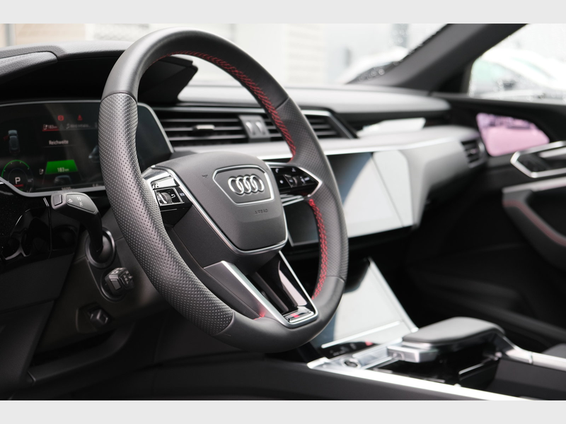 Audi Q8 e-tron 106 kWh 55 Quattro S line - Competition — photo 10