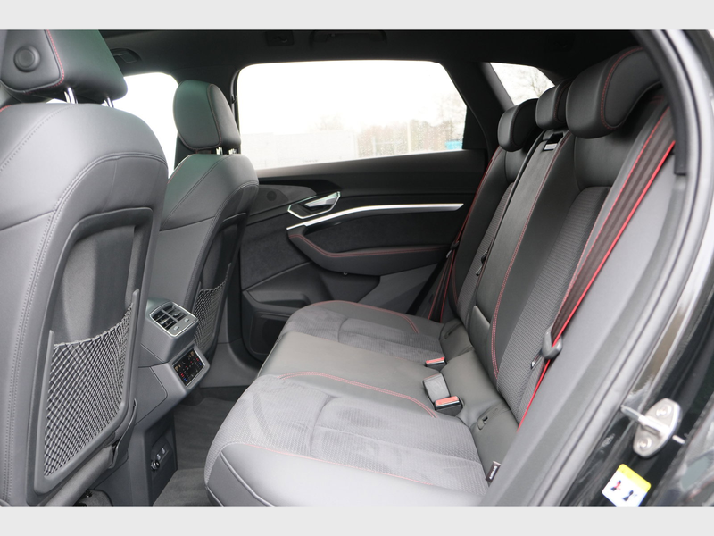 Audi Q8 e-tron 106 kWh 55 Quattro S line - Competition — photo 13