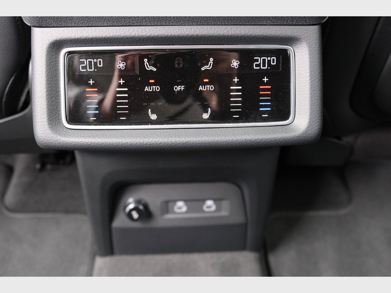 Audi Q8 e-tron 106 kWh 55 Quattro S line - Competition — photo 14
