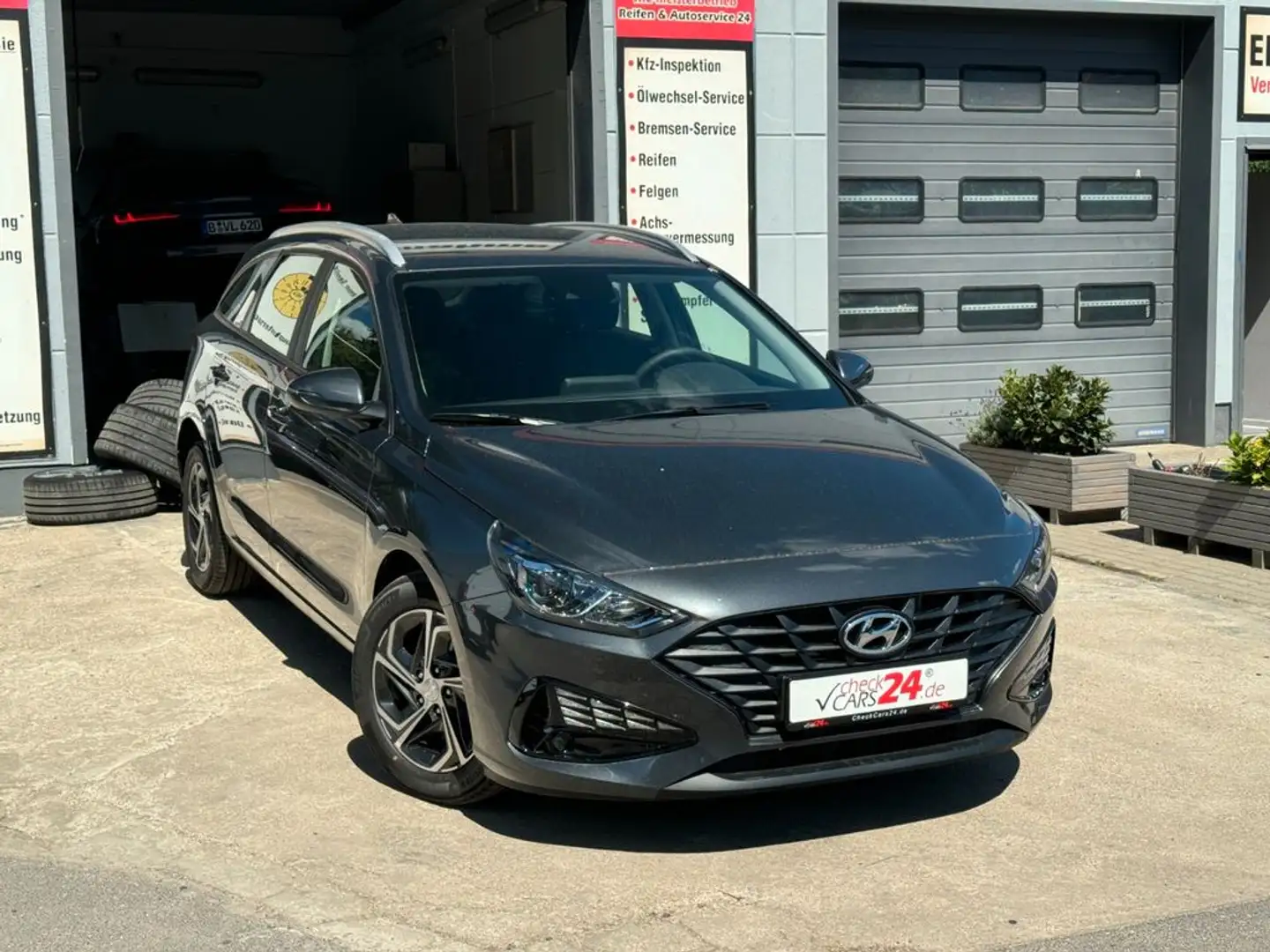 Hyundai i30 SELECT 1.0 T-GDI HYBRID RFK SHZ GRA *SOFORT* Šedá - 2