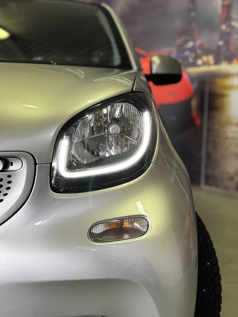 smart forTwo TURBO XCLUSIVE SOUND JBL OK PERMUTE FINANZIABILE Grigio - 2