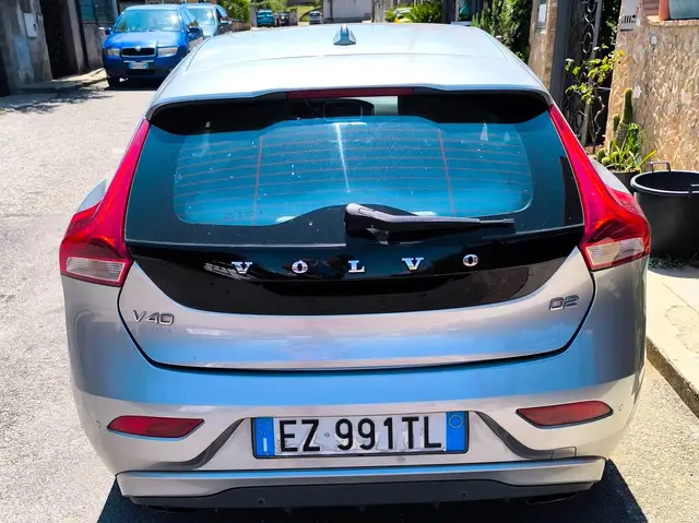 Volvo V40