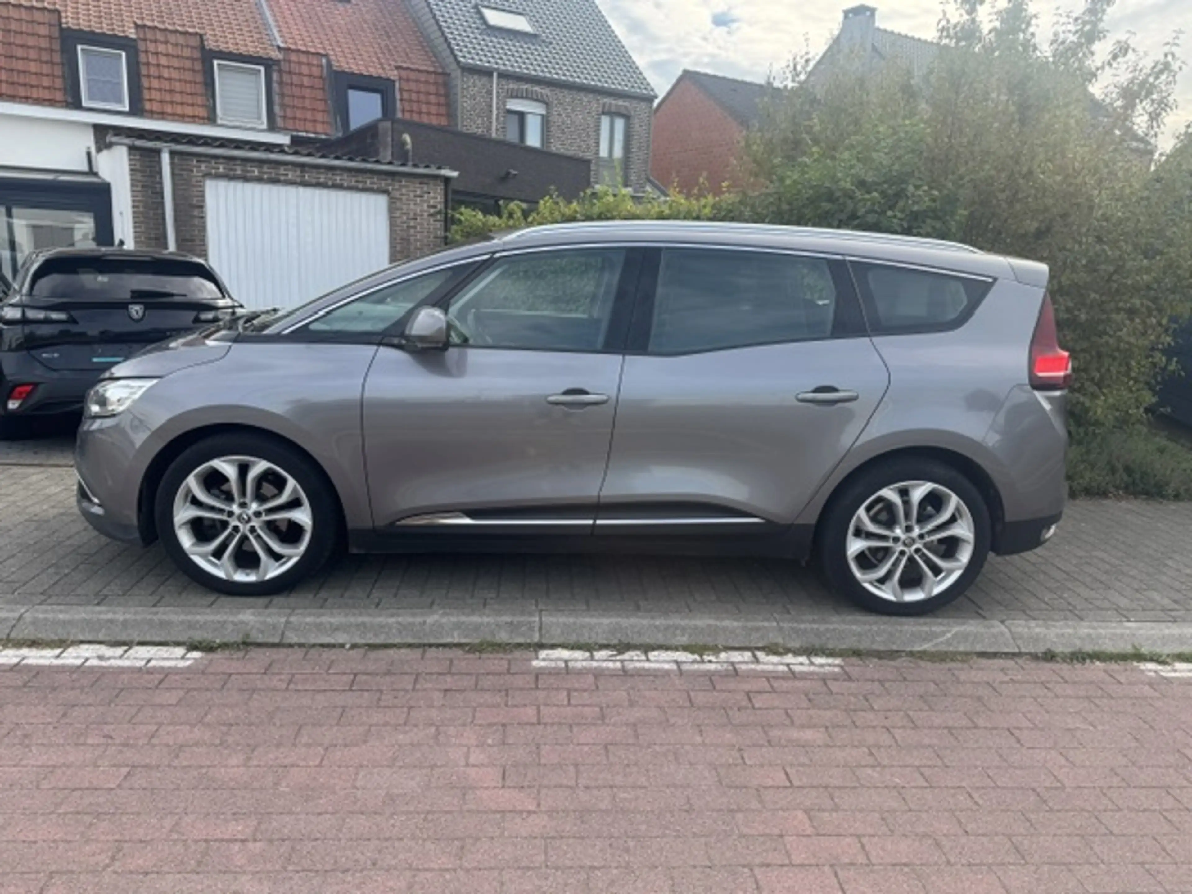 Renault Grand Scenic 1.5 dCi NW model AUTOMAAT 7 ZITPLAATSEN 99.979kms — photo 2