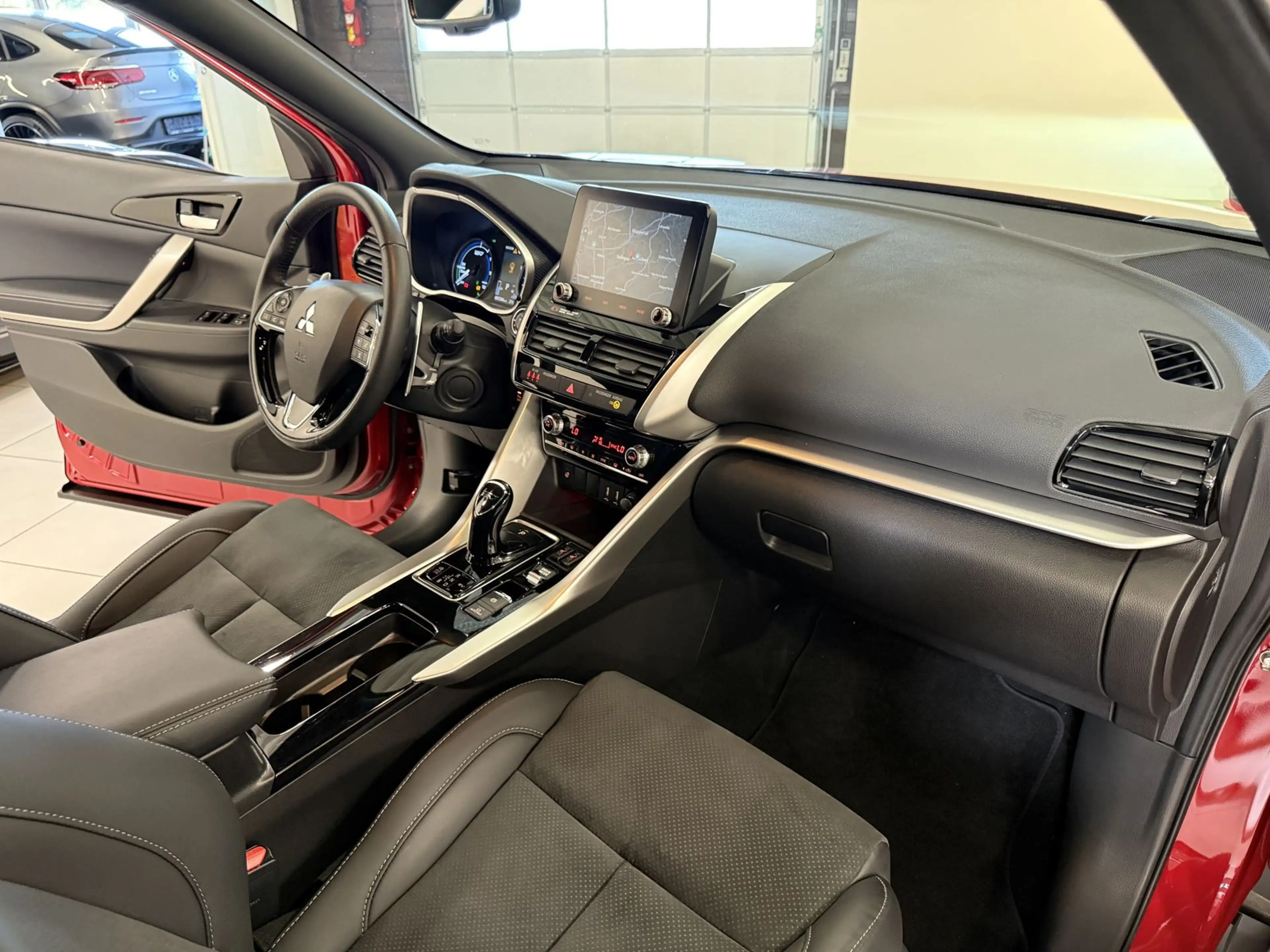 Mitsubishi Eclipse Cross Plus Select Hybrid 4WD — photo 10