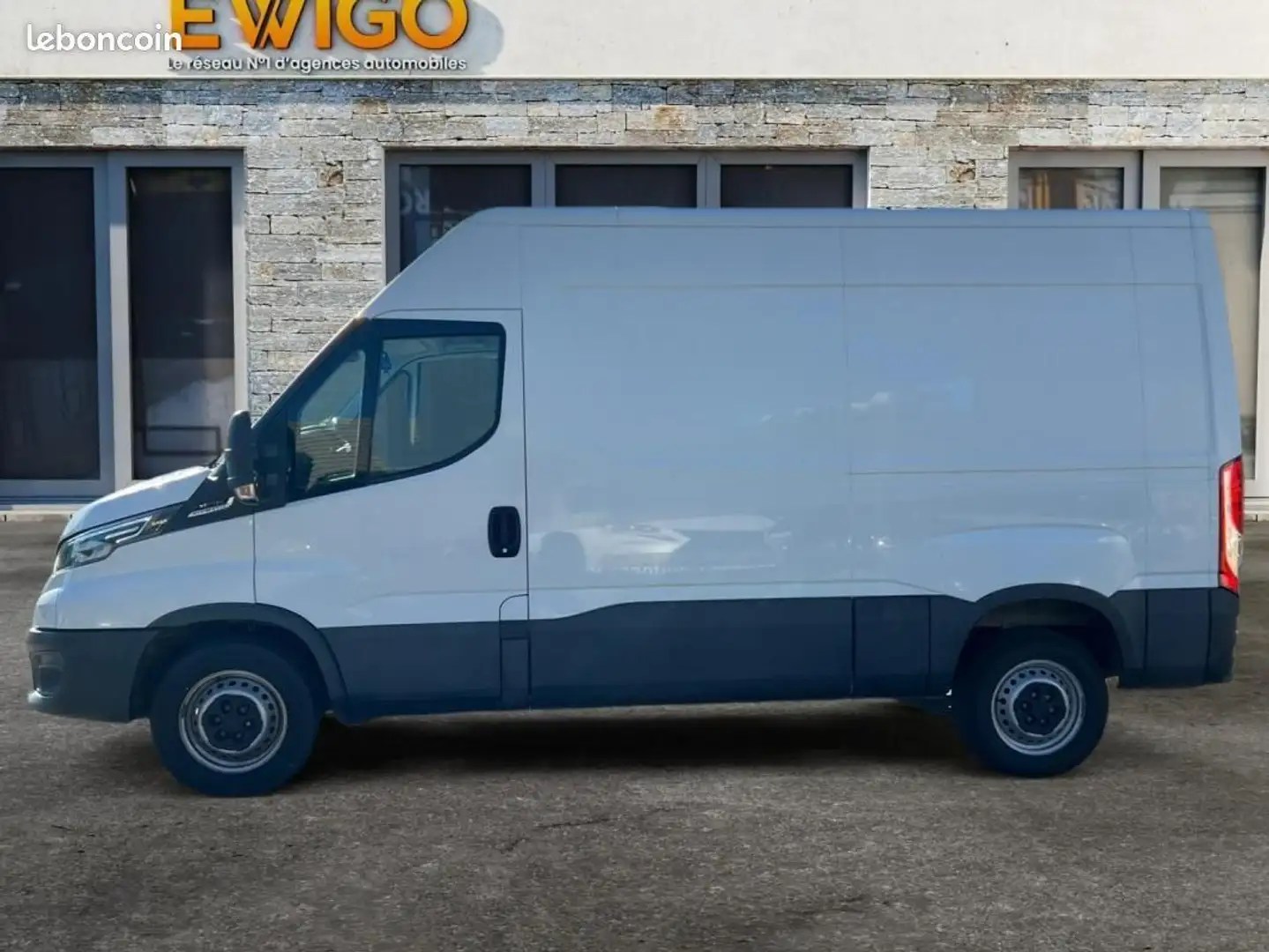 Iveco Daily VU FOURGON 2.3 156ch H3 35C16V Hi-Matic 13M3 3520L TVA Récupérable (prix affiché HT... Blanco - 2