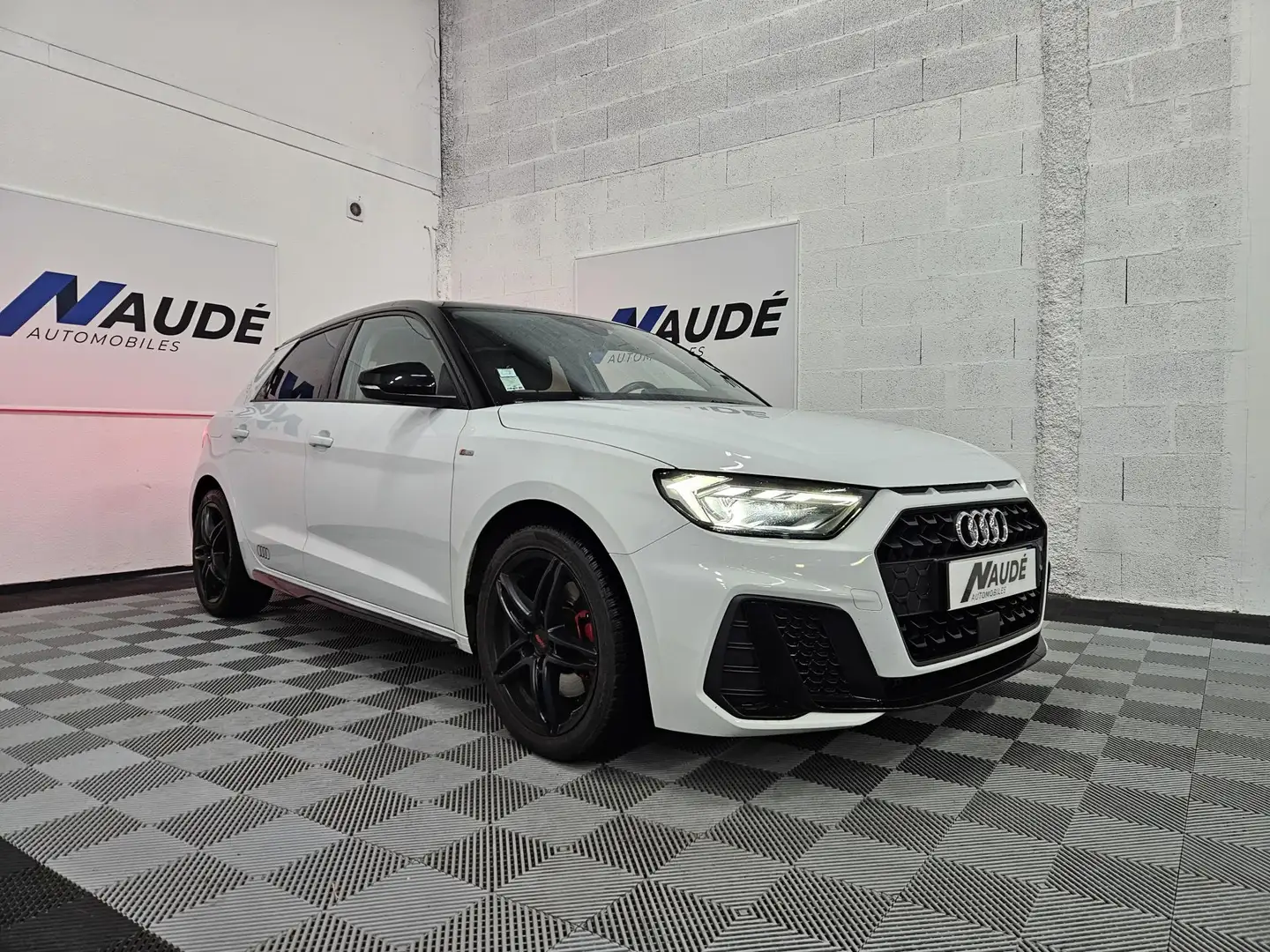 Audi A1 Sportback 2.0 40 TFSI 200 CH S-Tronic S line Blanc - 1